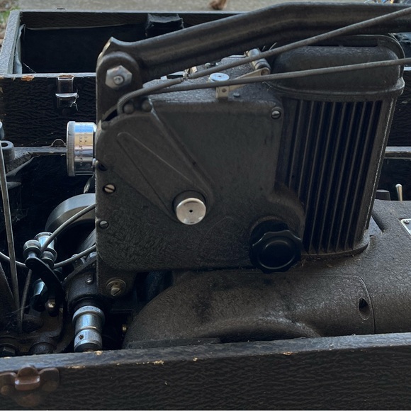 Antique 1940s Projecter WITH CASE - Picture 1 of 9